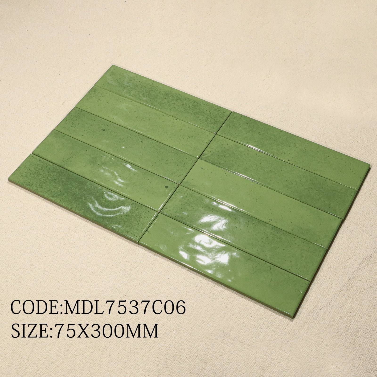 GẠCH THẺ XANH BÓNG-4205